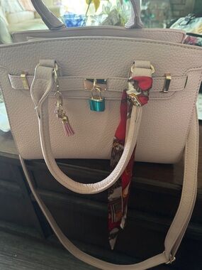 Pebbled Light Pink Satchel Handbag with Gold Hardware Only used once